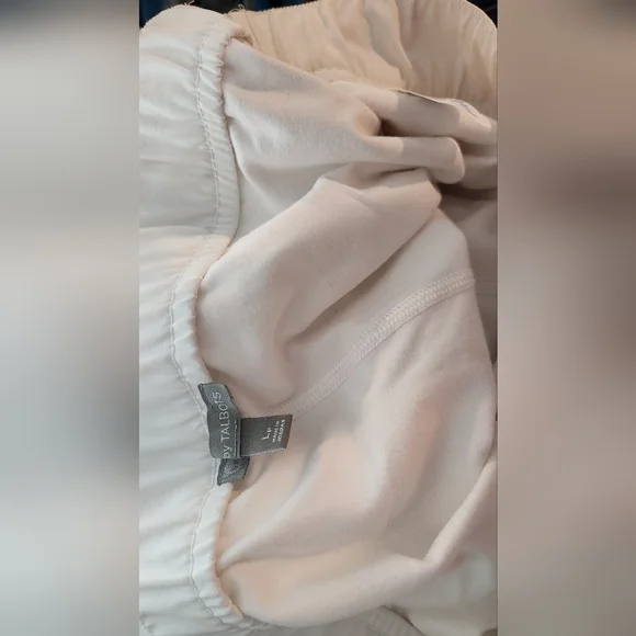 Women's Talbots White Skort, Size L - Picture 2 of 10